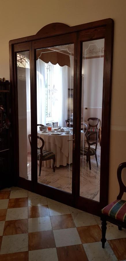 Villa Liberty Il Lauro Bed And Breakfast Pisa Bagian luar foto