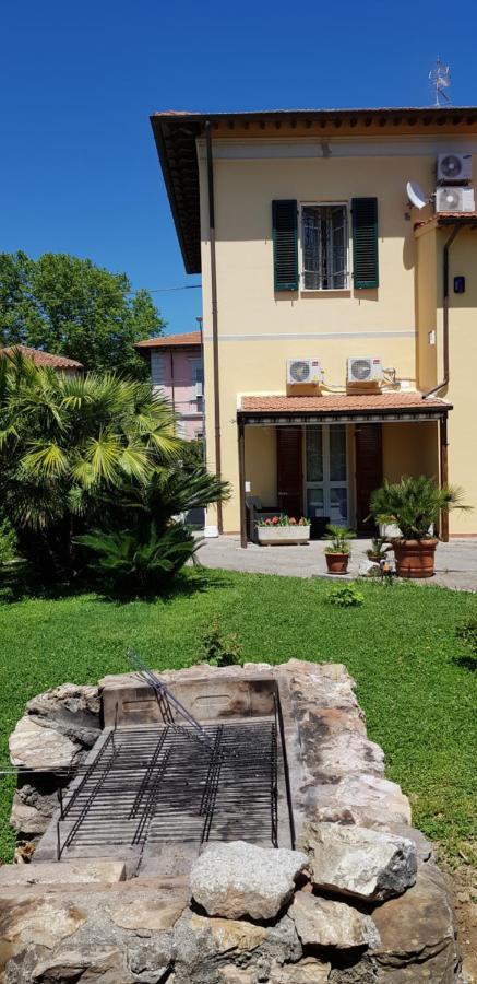 Villa Liberty Il Lauro Bed And Breakfast Pisa Bagian luar foto