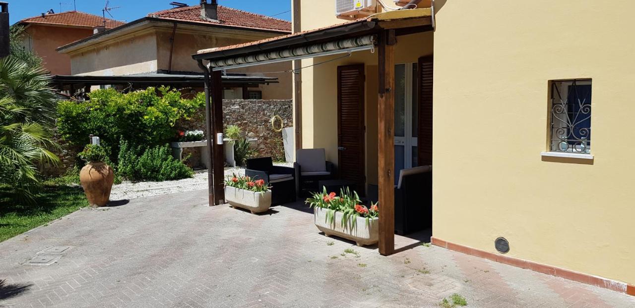 Villa Liberty Il Lauro Bed And Breakfast Pisa Bagian luar foto